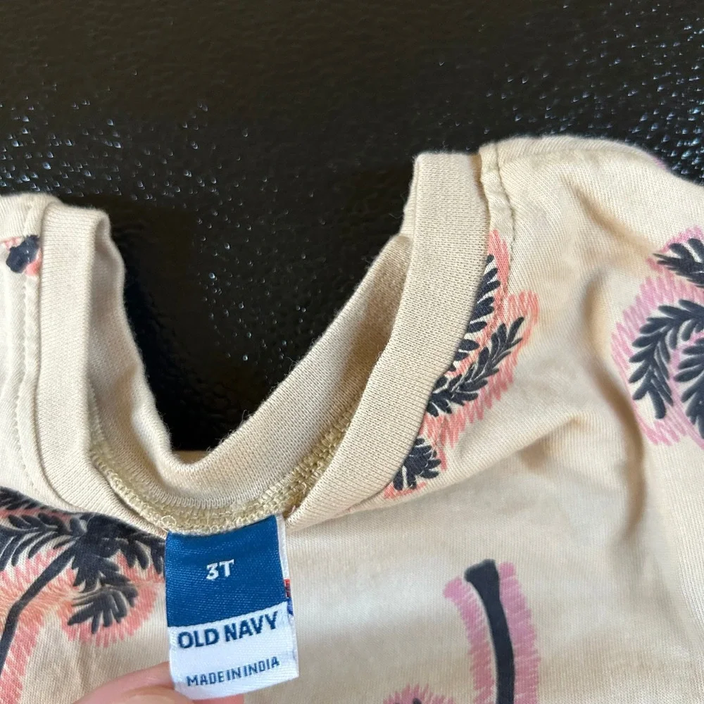 Old Navy Palm Tree T-Shirt Graphic Tee‎ Casual Top Beige Toddler size 3T